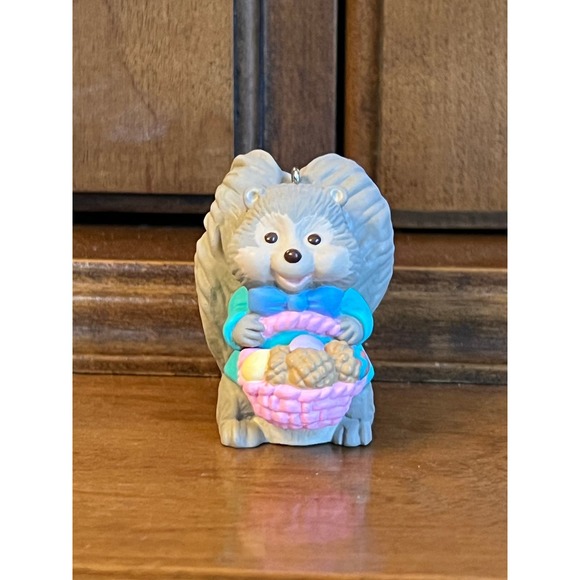 Vintage Hallmark Easter Nutty Eggs Ornament Squirrel with Egg Basket Easter - Picture 2 of 4